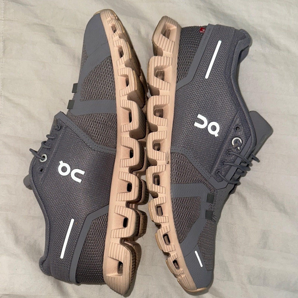 On Running women’s Cloud 5 Charcoal and orange Athletic Shoes